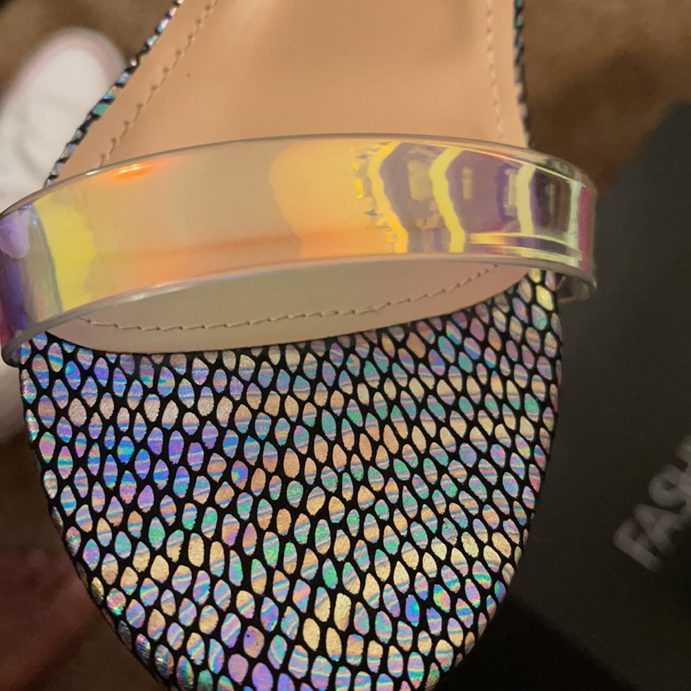 Heels - Picture 5 of 9